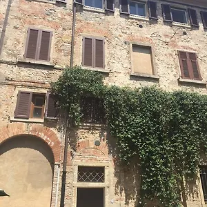 Lauretta Italia